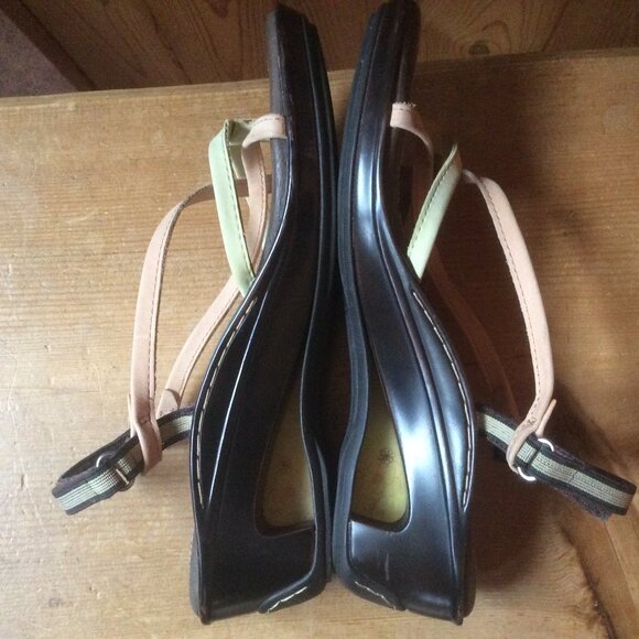 J-41 Adventure On Galaxy Leather & Vegan Low Wedge Strappy Thong Sandal Size 9M - Picture 2 of 9